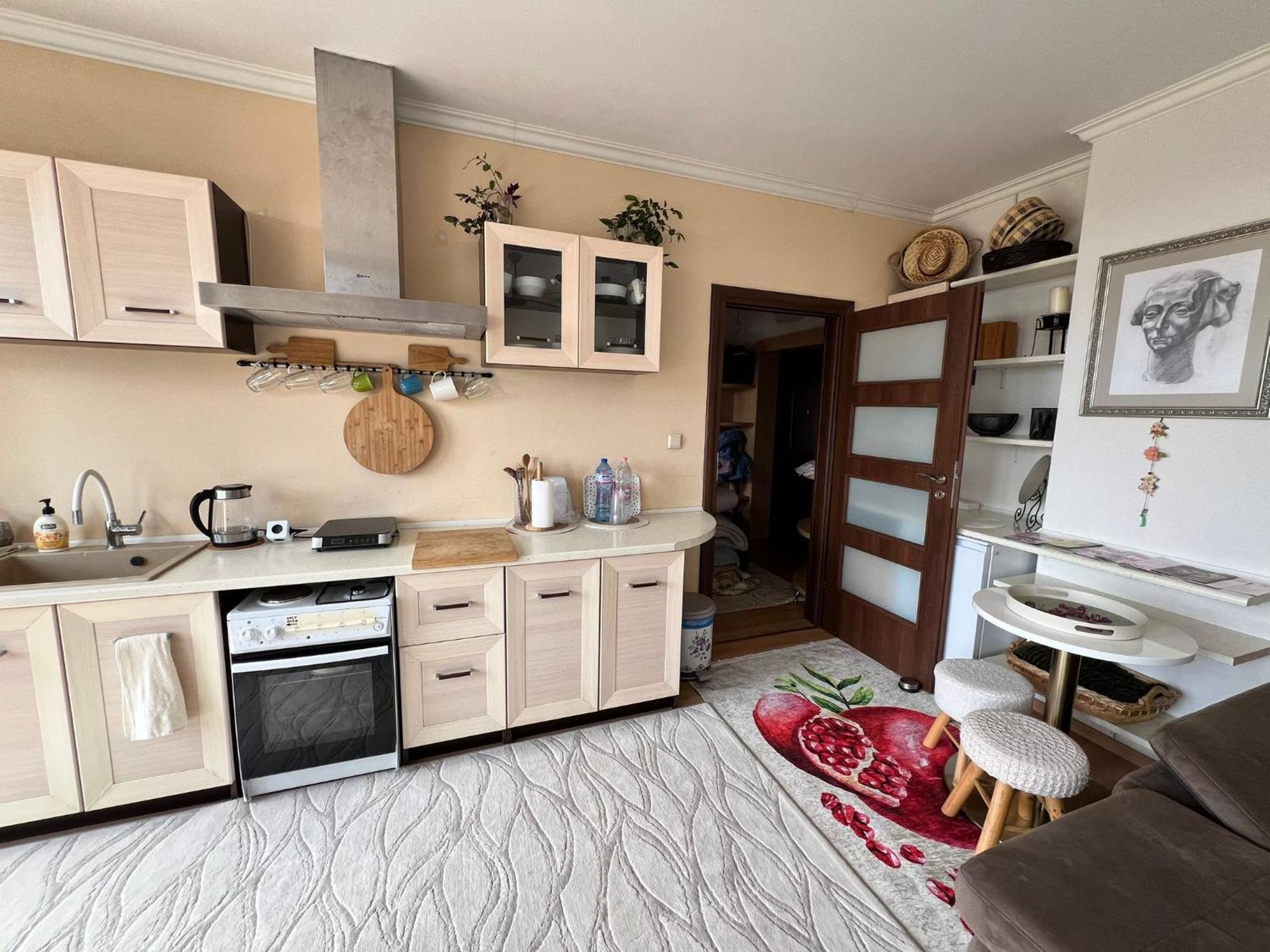Downtown Central Apartment With Working Kitchen, City Views & Free Parking Kazanlŭk Dış mekan fotoğraf
