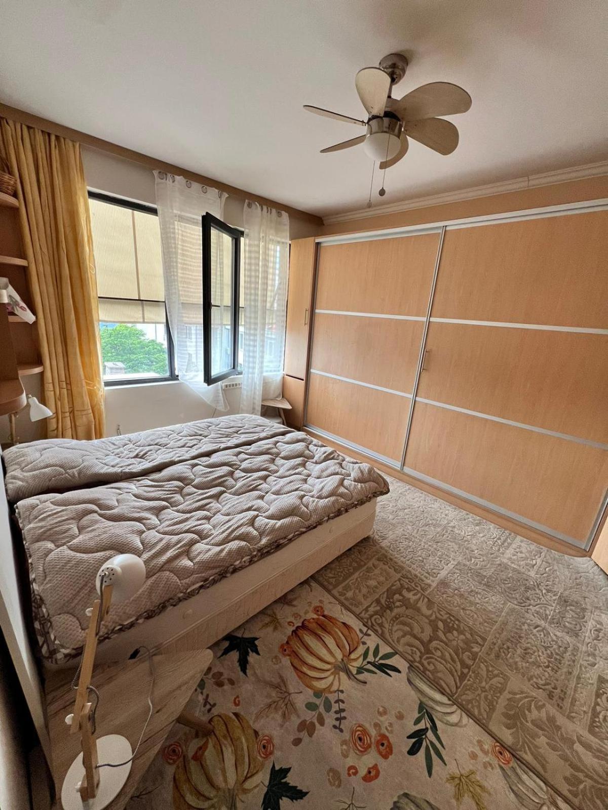 Downtown Central Apartment With Working Kitchen, City Views & Free Parking Kazanlŭk Dış mekan fotoğraf