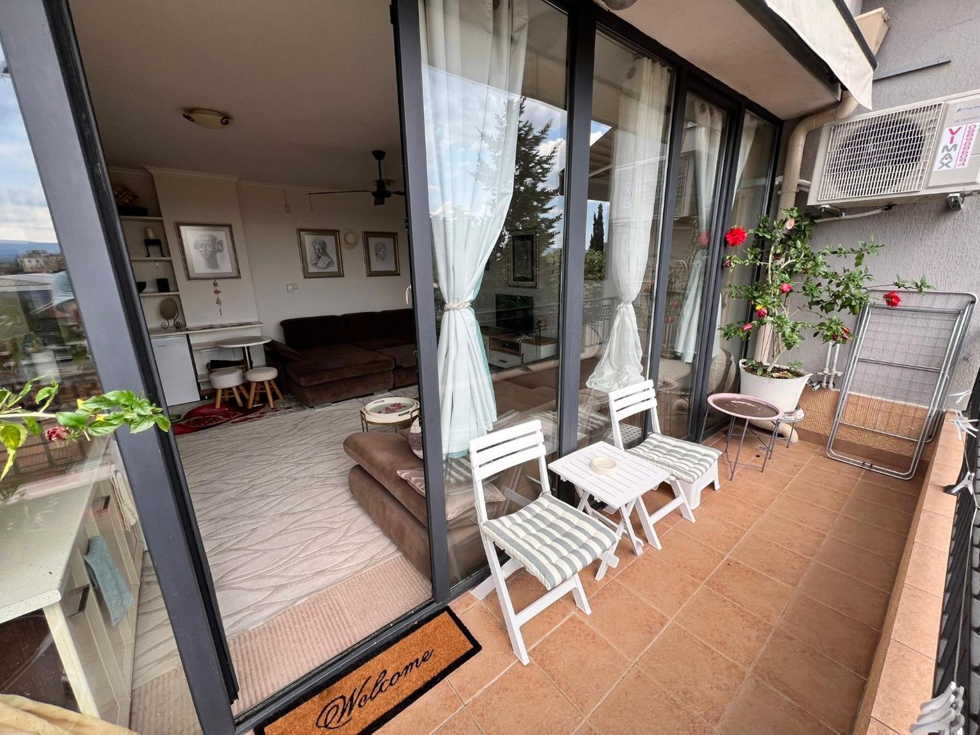 Downtown Central Apartment With Working Kitchen, City Views & Free Parking Kazanlŭk Dış mekan fotoğraf