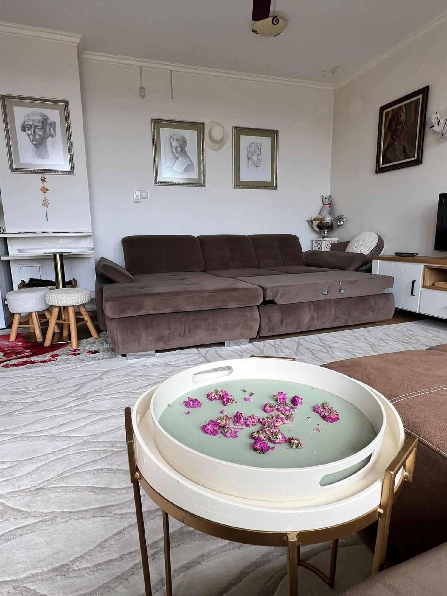Downtown Central Apartment With Working Kitchen, City Views & Free Parking Kazanlŭk Dış mekan fotoğraf