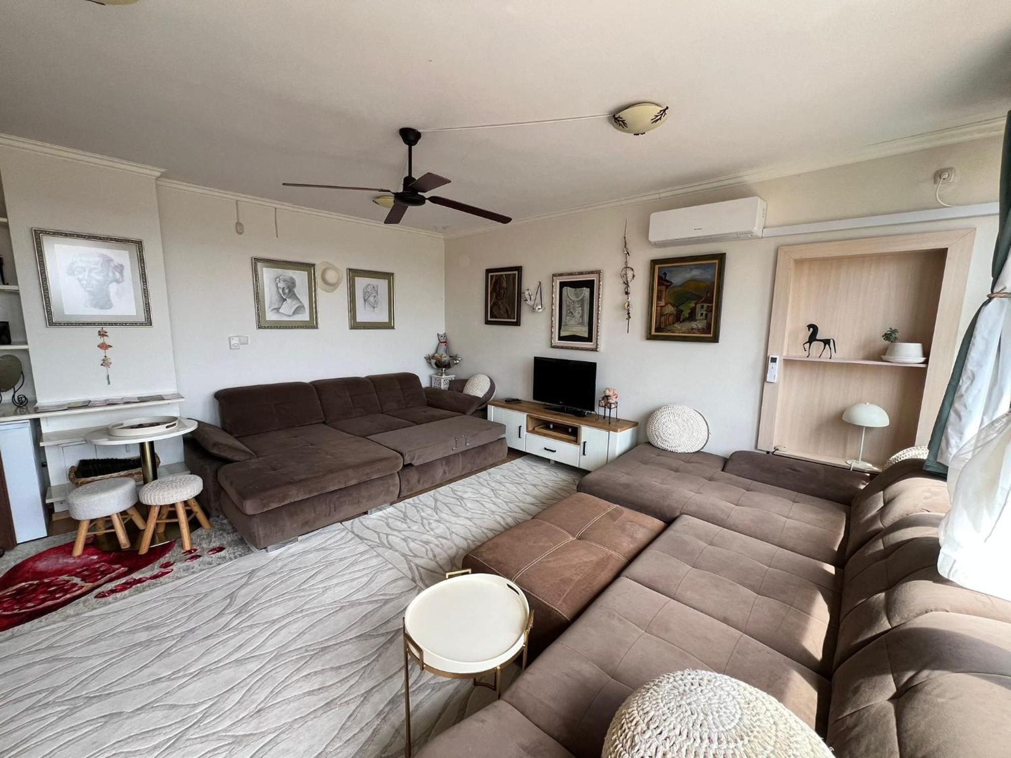 Downtown Central Apartment With Working Kitchen, City Views & Free Parking Kazanlŭk Dış mekan fotoğraf