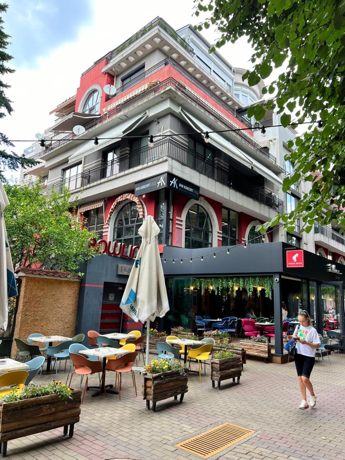 Downtown Central Apartment With Working Kitchen, City Views & Free Parking Kazanlŭk Dış mekan fotoğraf